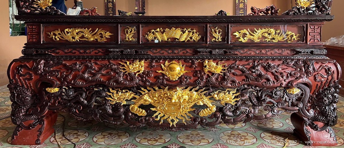 Bàn thờ đứng gỗ sồi màu óc chó mẫu sen nền